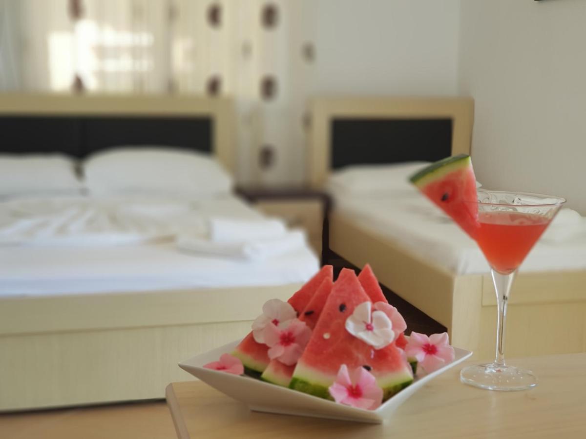 Family Hotel Haruni Ksamil Exteriör bild
