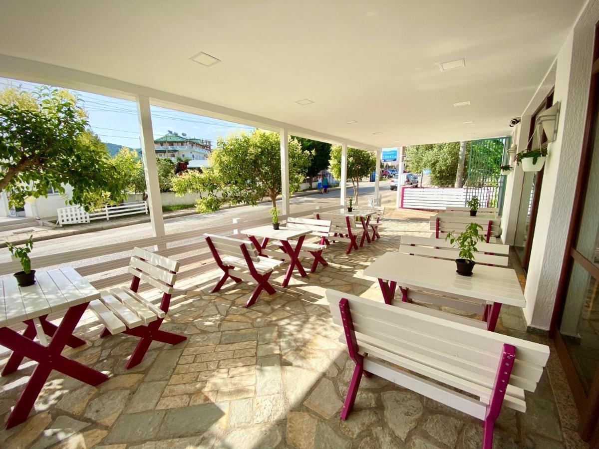 Family Hotel Haruni Ksamil Exteriör bild