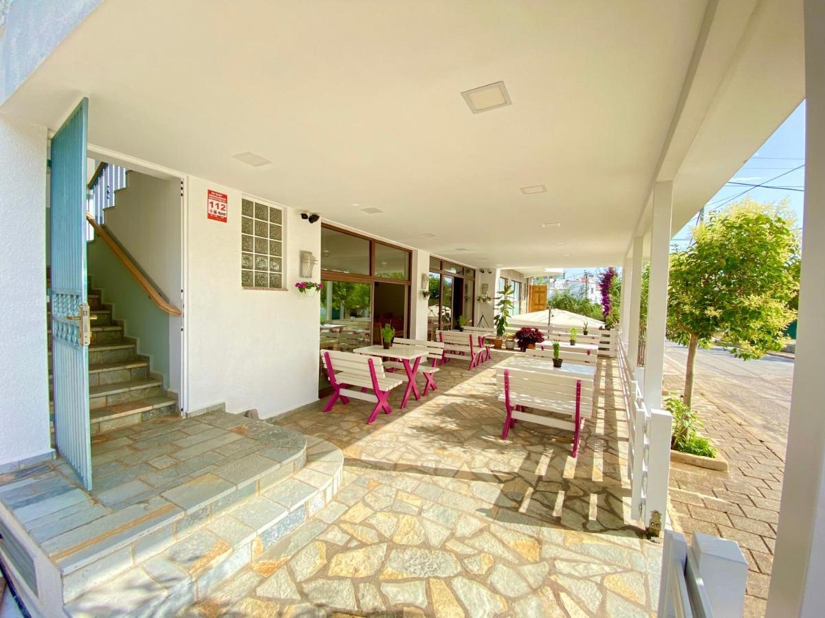 Family Hotel Haruni Ksamil Exteriör bild