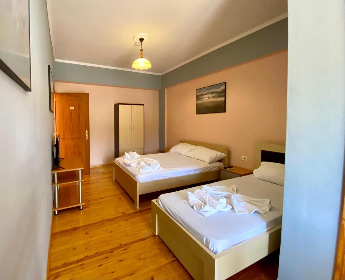 Family Hotel Haruni Ksamil Exteriör bild