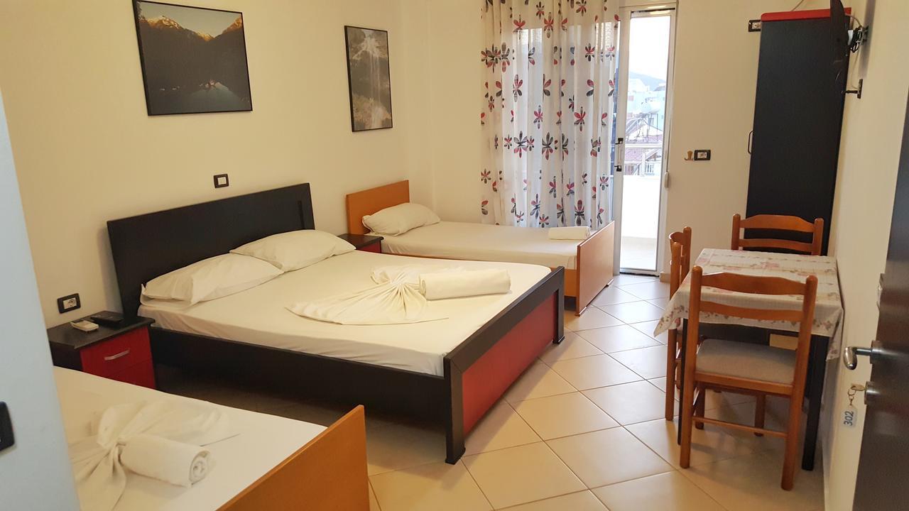 Family Hotel Haruni Ksamil Exteriör bild