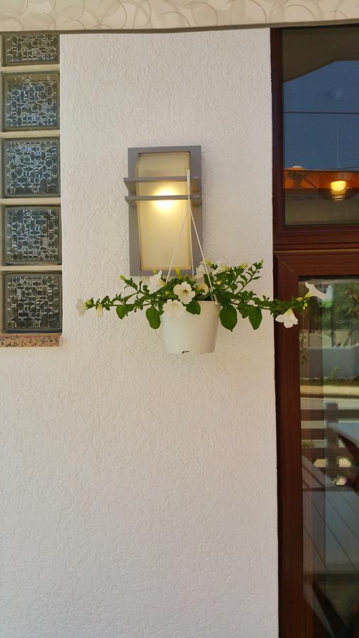 Family Hotel Haruni Ksamil Exteriör bild
